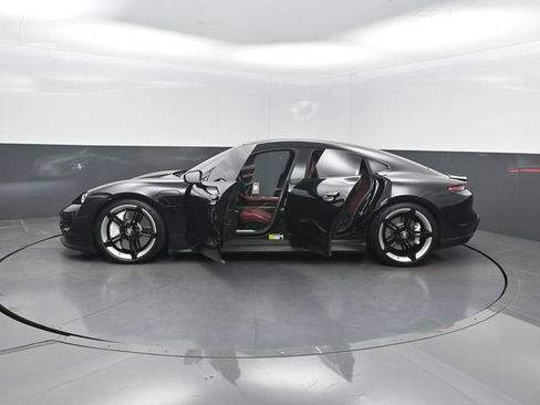 Used 2020 Porsche Taycan 4S AWD/4WD image 40