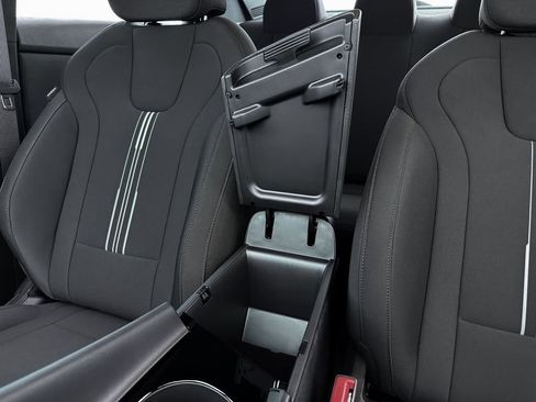 New 2025 Hyundai Elantra SEL image 27