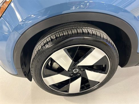 Certified 2023 Volvo C40 P8 Recharge Ultimate image 8