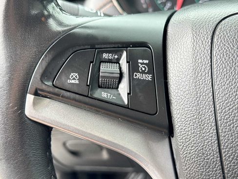 Used 2019 Chevrolet Trax LT w/ LT Convenience Package AWD/4WD image 22