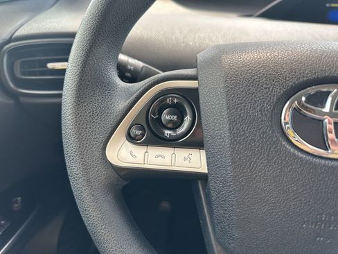 Used 2016 Toyota Prius Two FWD image 17