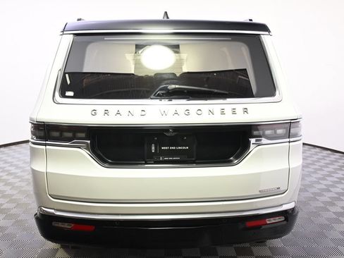 Used 2024 Jeep Grand Wagoneer Series III w/ Rear Seat Video Group 1 AWD/4WD image 5
