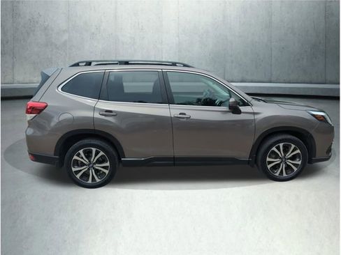 Used 2023 Subaru Forester Limited AWD/4WD image 7