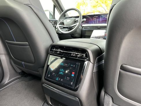 New 2025 Cadillac Escalade IQ Sport 1 w/ LPO, ONYX Package image 27