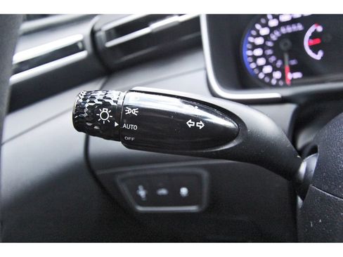 Used 2024 Hyundai Santa Cruz SE FWD image 17