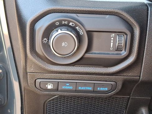 Used 2024 Jeep Wrangler Willys image 26