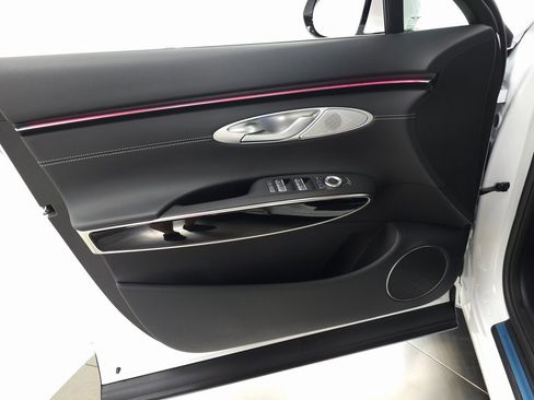 Used 2026 Genesis GV70 2.5T image 10