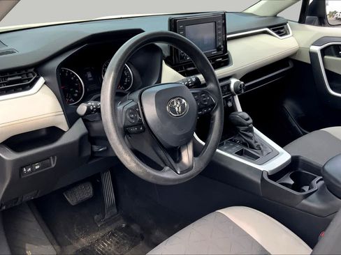 Used 2021 Toyota RAV4 XLE FWD image 18