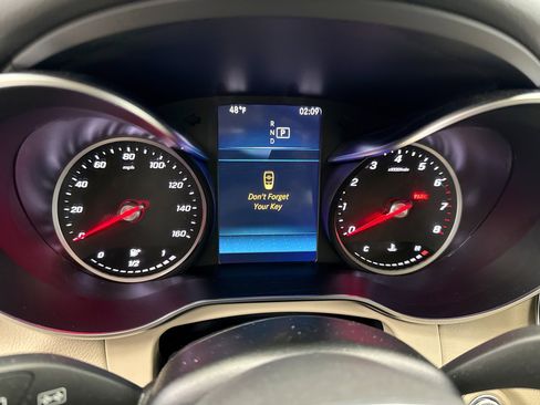 Used 2021 Mercedes-Benz GLC 300 4MATIC image 11