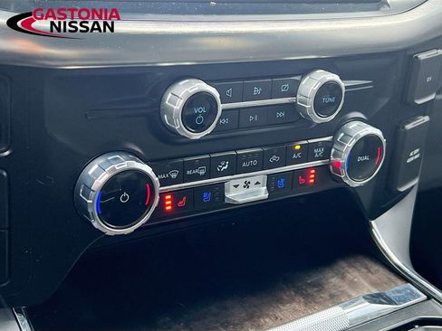 Used 2023 Ford F150 Lariat w/ Trailer Tow Package image 21