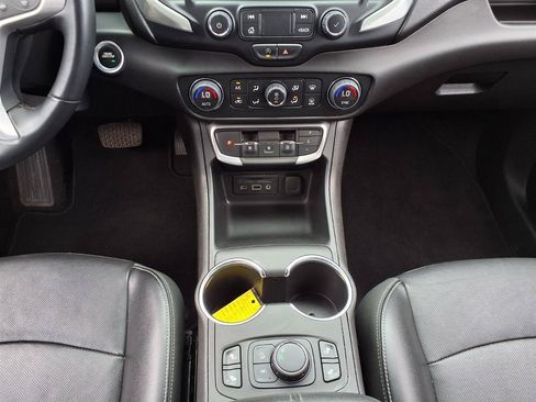 Used 2024 GMC Terrain SLT FWD image 13