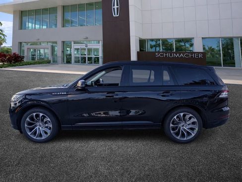 New 2026 Lincoln Aviator 2WD w/ Jet Appearance Package image 4