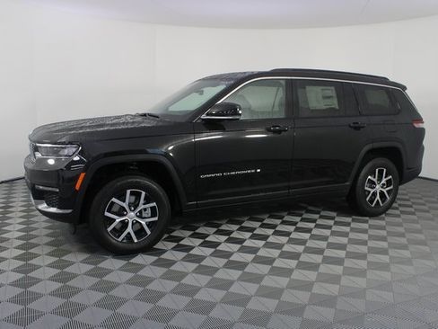 New 2025 Jeep Grand Cherokee L Limited w/ Trailer Tow Package image 2