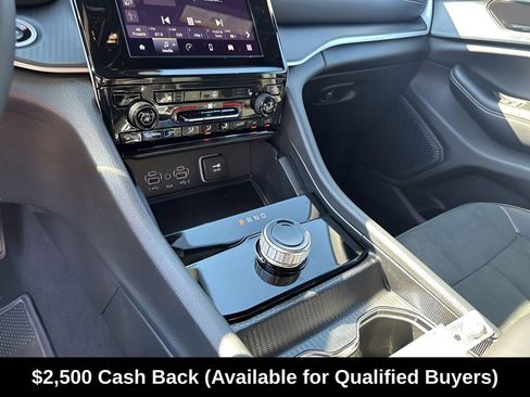 New 2025 Jeep Grand Cherokee L Altitude RWD image 43