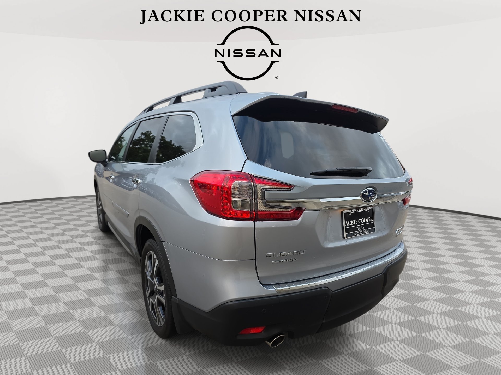 Used 2025 Subaru Ascent Touring w/ Popular Package #1 AWD/4WD image 7