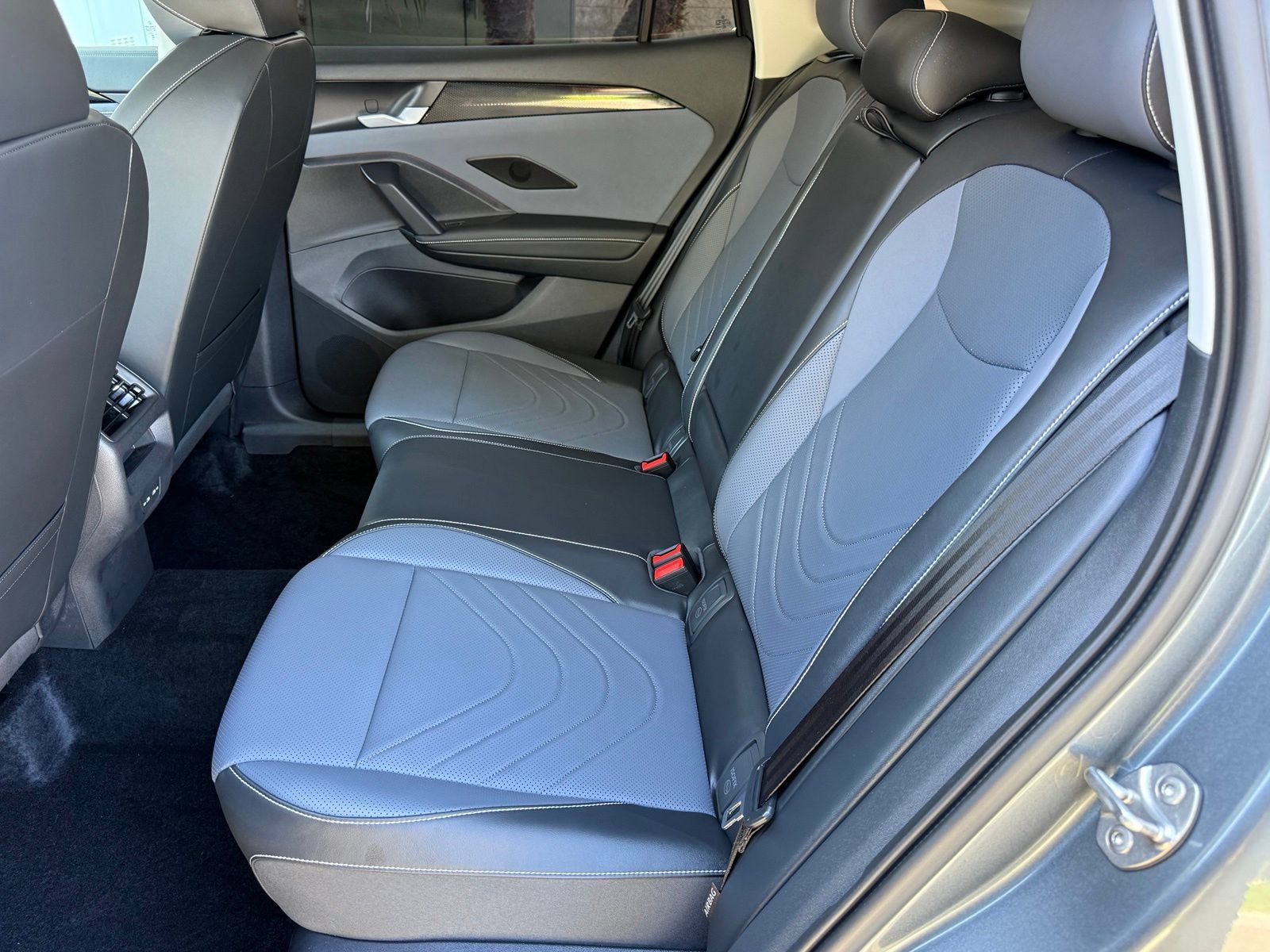 Used 2026 Volkswagen Tiguan SE FWD image 31