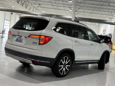 Used 2020 Honda Pilot Touring image 3