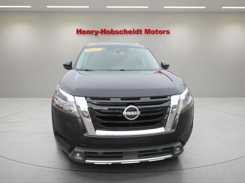 Used 2022 Nissan Pathfinder SL w/ SL Premium Package image 2