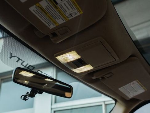 Used 2011 Ford F350 Lariat image 26