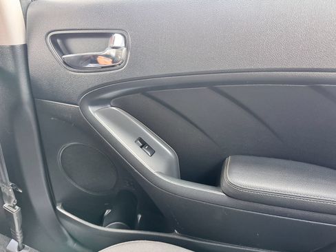 Used 2018 Kia Forte S FWD image 27