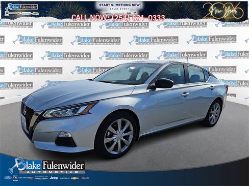 Used 2022 Nissan Altima 2.5 SR image 1