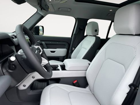 New 2026 Land Rover Defender 110 X-Dynamic SE AWD/4WD image 9
