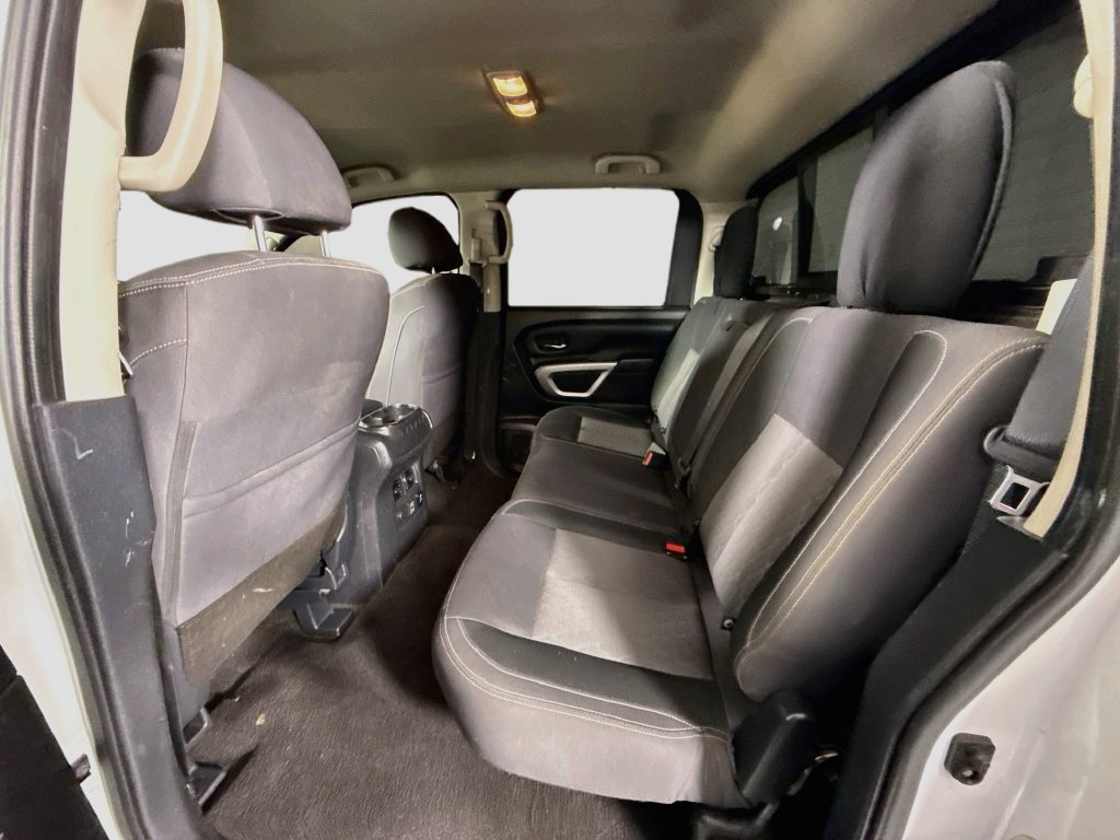Used 2021 Nissan Titan SV w/ SV Convenience Package AWD/4WD image 23
