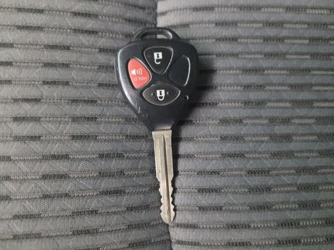 Used 2018 Toyota 4Runner SR5 image 32