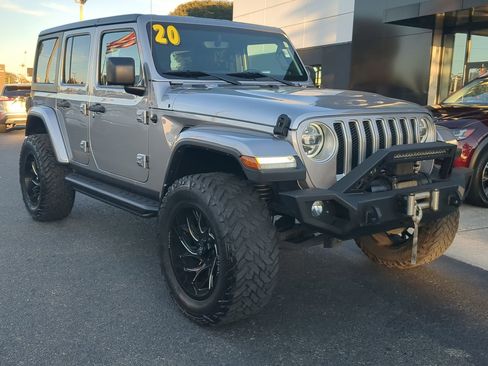 Used 2020 Jeep Wrangler Unlimited Sahara w/ Uconnect 4C Nav & Sound Group image 8