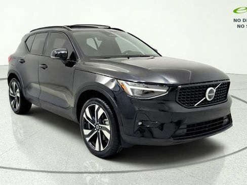 Used 2024 Volvo XC40 B5 Plus w/ Protection Package Premier AWD/4WD image 1