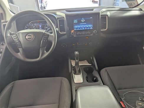 Used 2022 Nissan Frontier SV w/ Technology Package image 18