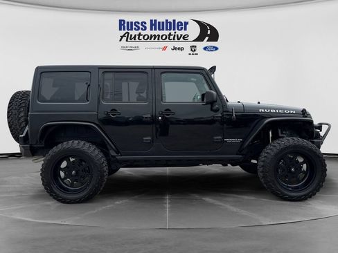Used 2017 Jeep Wrangler Unlimited Rubicon w/ Connectivity Group AWD/4WD image 8