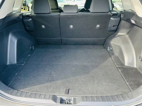 Used 2021 Toyota RAV4 LE image 20