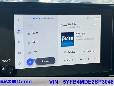 Certified 2025 Toyota Corolla LE image 28