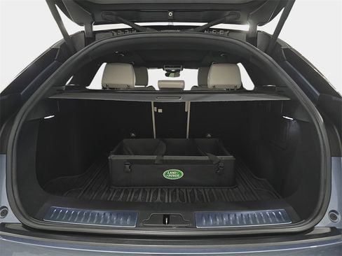 Used 2019 Land Rover Range Rover Velar R-Dynamic SE image 29