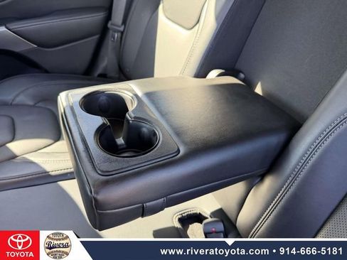 Used 2019 Jeep Cherokee Limited image 17