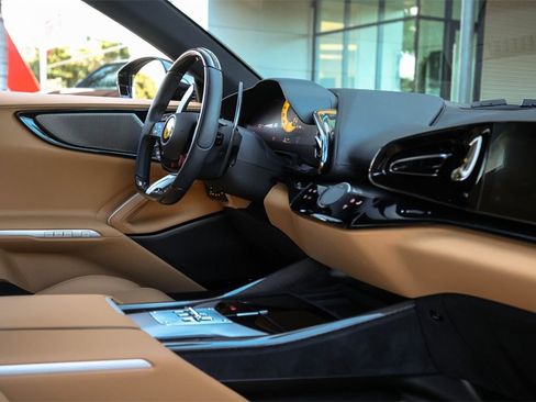 Certified 2024 Ferrari Purosangue Base image 47