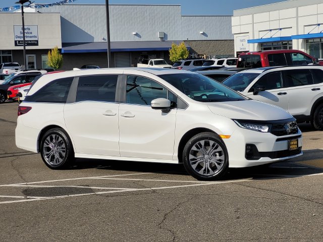New 2027 Honda Odyssey Touring image 1