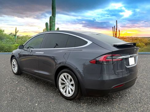 Used 2018 Tesla Model X 75D AWD/4WD image 7