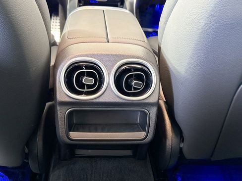 Certified 2025 Mercedes-Benz C 300 4MATIC Sedan image 23