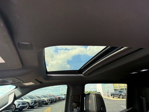 Used 2024 Chevrolet Silverado 1500 High Country w/ High Country Premium Package image 16