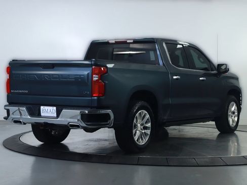 Used 2021 Chevrolet Silverado 1500 LTZ w/ LTZ Convenience Package II AWD/4WD image 12