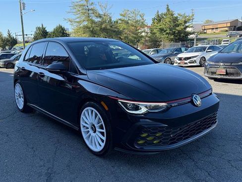 Used 2023 Volkswagen Golf GTI image 3