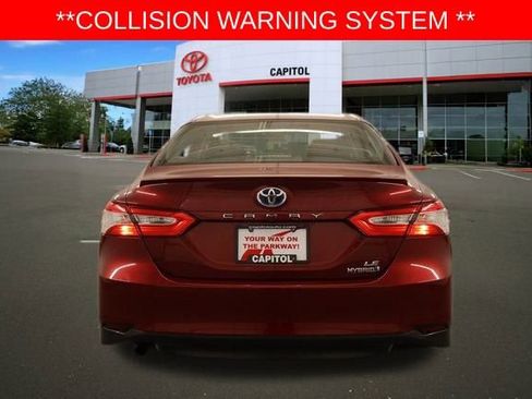 Used 2018 Toyota Camry XLE image 4