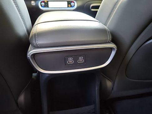 Used 2024 Genesis GV60 RWD image 24