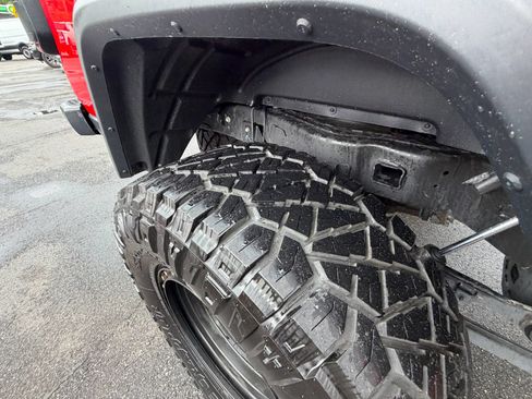 Used 2020 Jeep Gladiator Overland AWD/4WD image 34