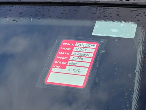 Used 2024 Volkswagen Jetta SE w/ Panoramic Sunroof Package image 30