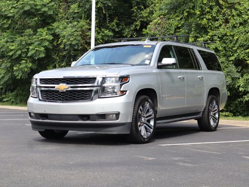 Used 2017 Chevrolet Suburban LT w/ Luxury Package RWD image 51