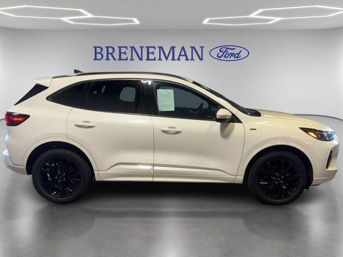 Certified 2023 Ford Escape ST-Line Elite AWD/4WD image 5