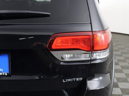 Used 2022 Jeep Grand Cherokee Limited image 15